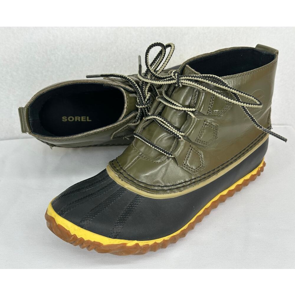 Sorel NWOT Green Black Out and About Waterproof  Duck Boots Fall Winter 7.5